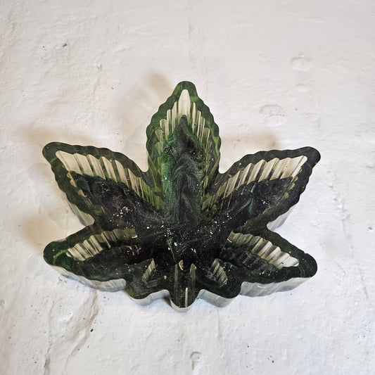 😡 Green Weed Leaf Ashtray