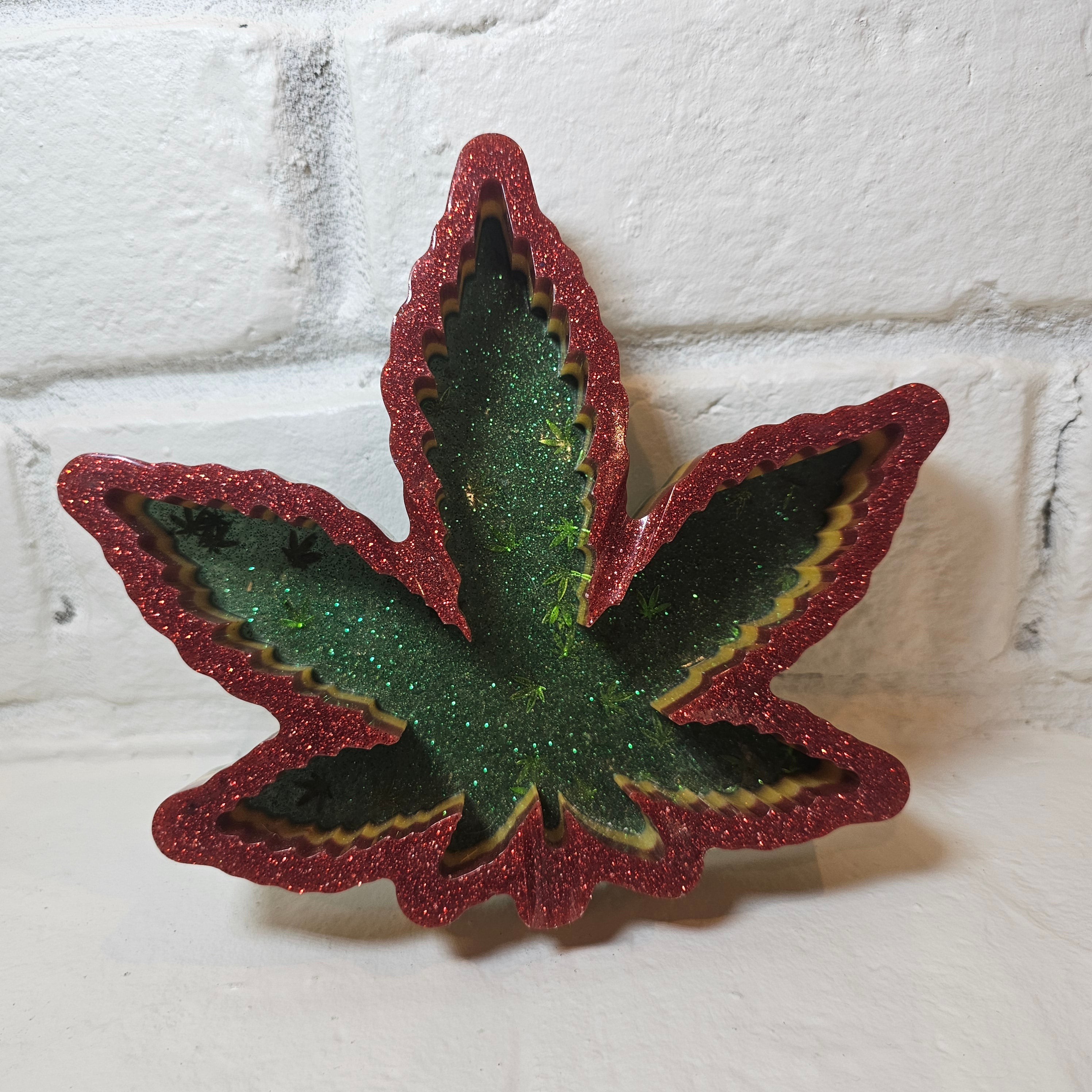 Rastafarian Weed Leaf Ashtray🍃