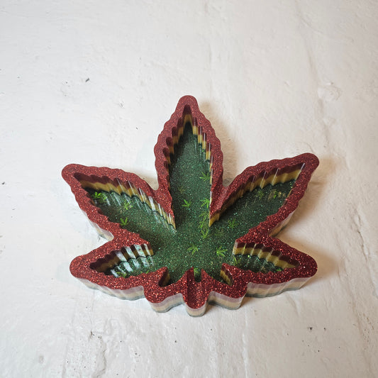 Rastafarian Weed Leaf Ashtray🍃