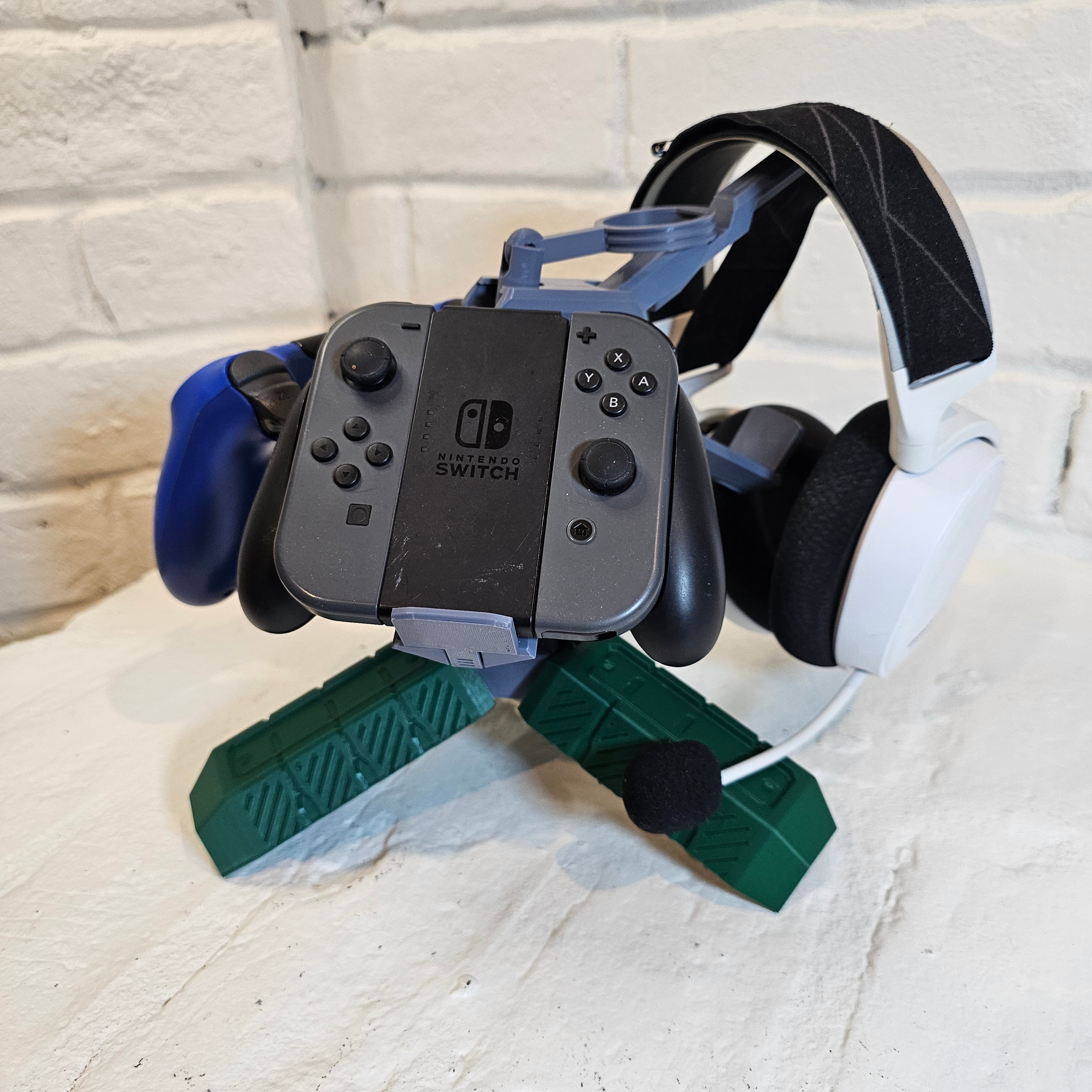 Collapsible Grenade Gamer Stand