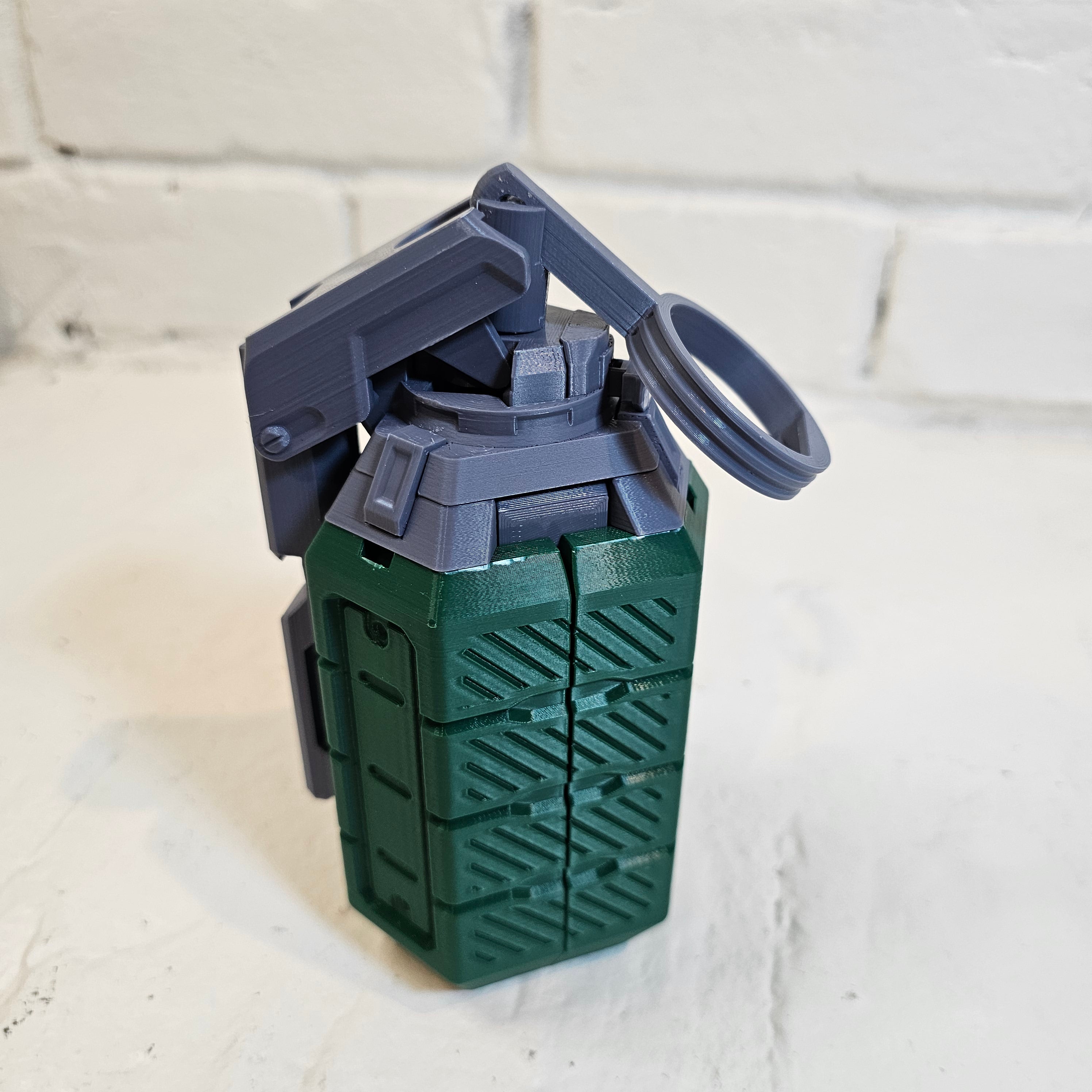 Collapsible Grenade Gamer Stand