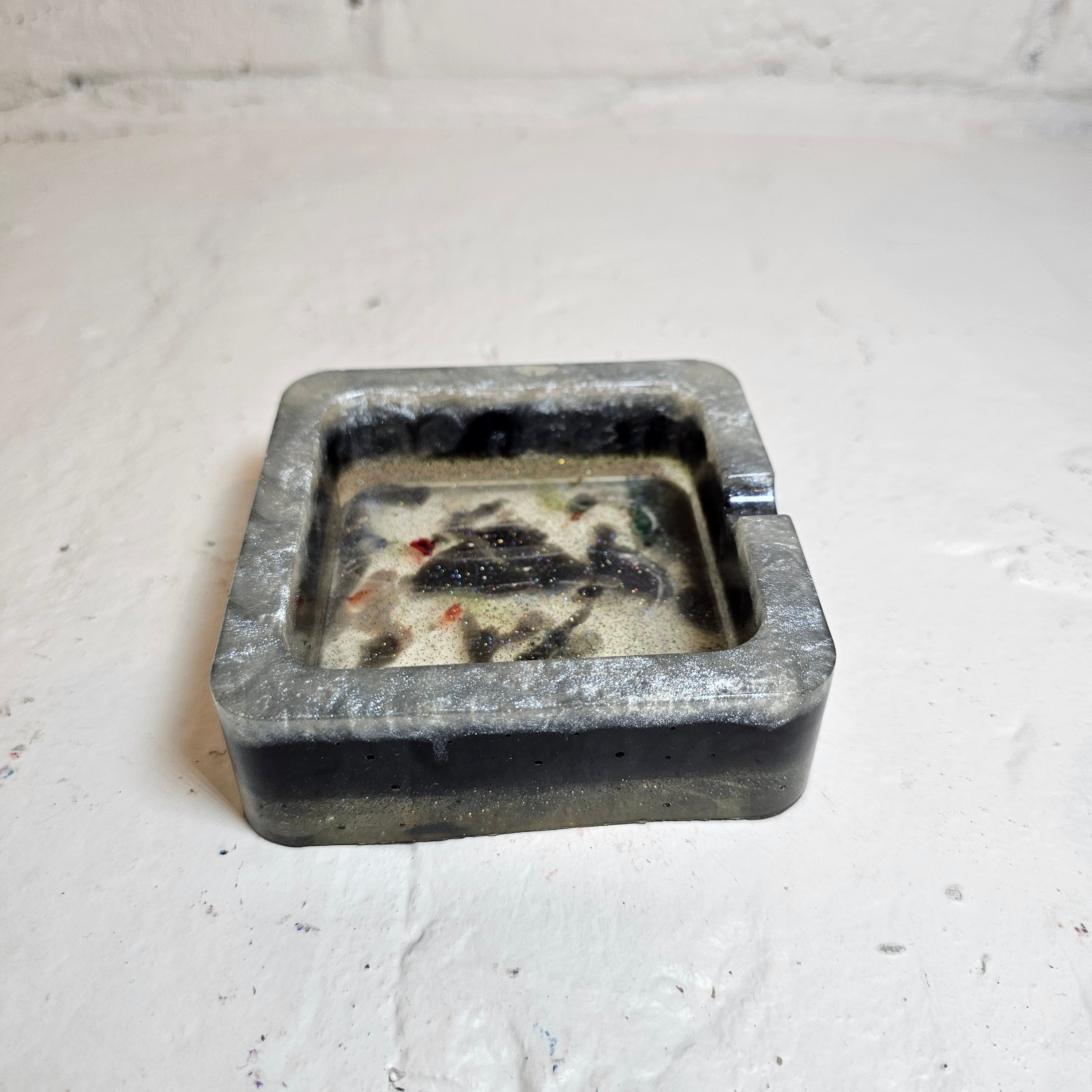 Recycled Resin Ashtray♨️